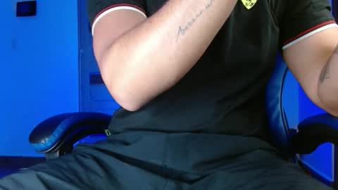 Snapshot of yourfavorite_bigclit chatting on May 10, 2026, 11:48 am yourfavorite_bigclit online show from May 10, 2026, 11:48 am