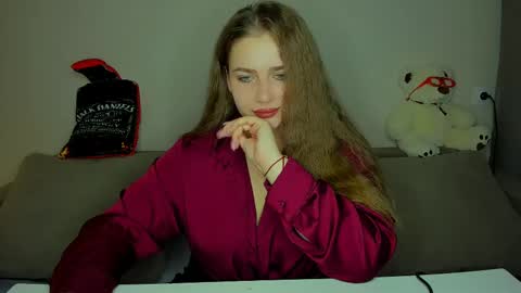 yourgem__ online show from October 9, 2025, 6:28 pm