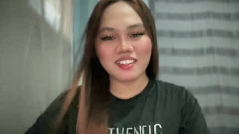yourhotgirl_lyn online show from June 23, 2026, 6:55 am