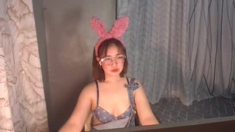 yourhotyash_ online show from April 10, 2026, 12:32 pm