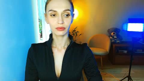 Snapshot of yourladysunshine chatting on April 1, 2026, 9:32 am Ksyusha online show from April 1, 2026, 9:32 am