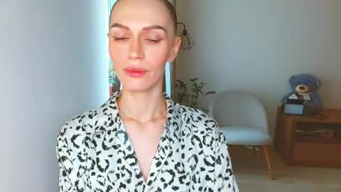 Snapshot of yourladysunshine chatting on May 1, 2026, 6:40 am Ksyusha online show from May 1, 2026, 6:40 am