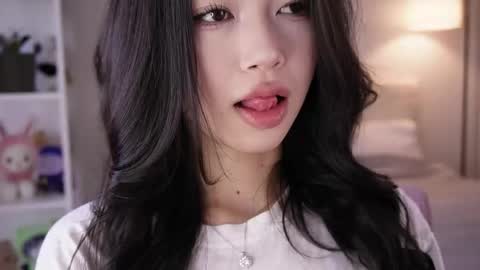 Snapshot of yourlittlesunrise_ chatting on May 3, 2026, 5:02 am yourlittlesunrise_ online show from May 3, 2026, 5:02 am