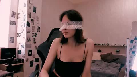 Snapshot of yourlovelystreamer chatting on September 13, 2025, 1:00 pm Nikol online show from September 13, 2025, 1:00 pm