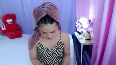 your lovely Dina online show from May 13, 2026, 2:20 am