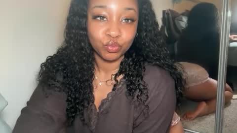 YOURMOMMY online show from March 23, 2026, 5:11 am