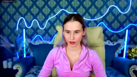 yourmoneyboss_nikki online show from November 11, 2025, 7:30 am