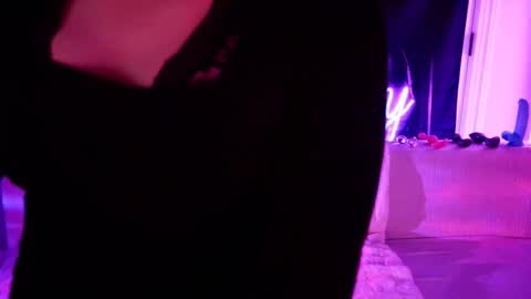 yourpartygurl online show from March 7, 2026, 4:53 am