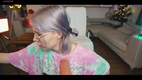                                                      online show from December 13, 2024, 8:09 am