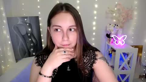 Snapshot of yours_piece_of_happiness_ chatting on June 11, 2026, 5:38 am Happy online show from June 11, 2026, 5:38 am