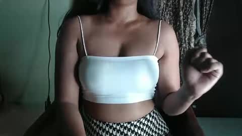 yoursassy_girl online show from September 25, 2025, 6:55 pm
