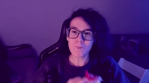 Snapshot of yourscosmic chatting on December 4, 2024, 12:41 am Yours Cosmic online show from December 4, 2024, 12:41 am