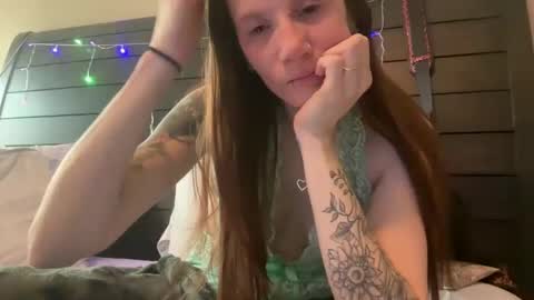 yourstrulylivy online show from March 3, 2025, 3:09 pm