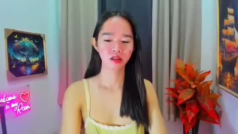 yourtinybunny online show from March 10, 2026, 10:53 am