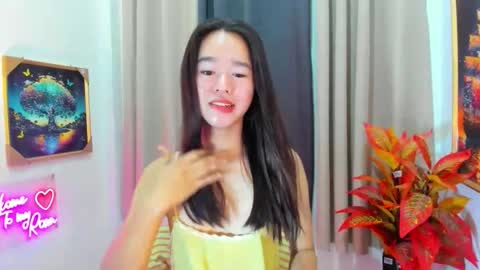 yourtinybunny online show from April 6, 2026, 6:14 am