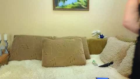 YourXQueen online show from October 31, 2025, 5:30 am