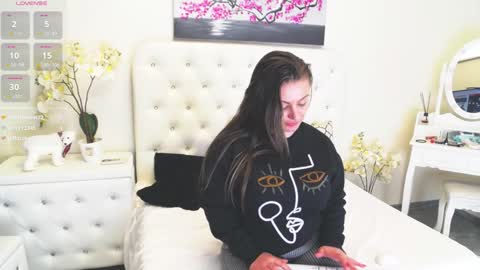 Ysabel online show from December 7, 2024, 12:45 pm