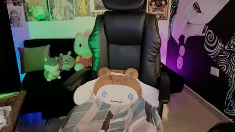    rawr   Anne Independent model      online show from February 11, 2026, 12:37 am