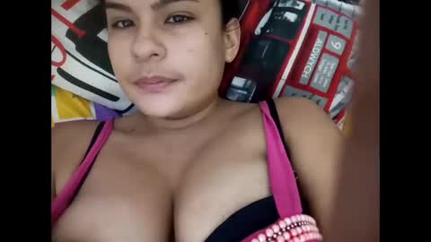 Snapshot of yuliana95677 chatting on October 26, 2025, 3:23 am yuliana95677 online show from October 26, 2025, 3:23 am