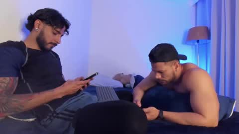 Snapshot of yulianpereira25 chatting on October 10, 2025, 1:15 am yulian 2811 online show from October 10, 2025, 1:15 am