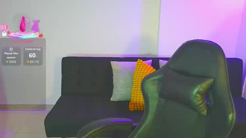 Yulienne online show from February 15, 2026, 12:18 am