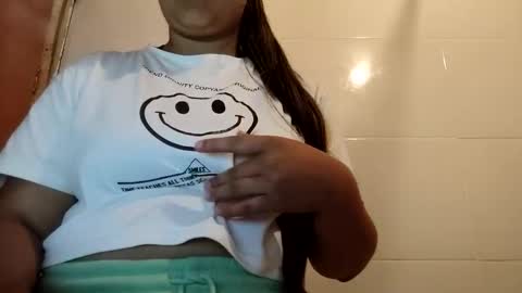 Snapshot of yulyorozco2020 chatting on February 19, 2026, 11:23 pm yulyorozco2020 online show from February 19, 2026, 11:23 pm