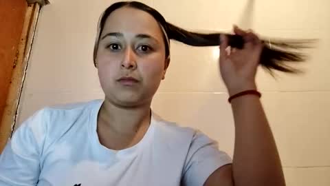 Snapshot of yulyorozco2020 chatting on April 13, 2026, 1:33 am yulyorozco2020 online show from April 13, 2026, 1:33 am