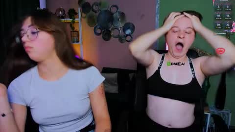 Snapshot of yume_sakura_ chatting on October 17, 2025, 8:06 am yume_sakura_ online show from October 17, 2025, 8:06 am