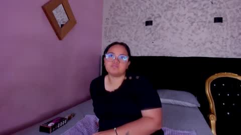 YumiViolet online show from February 9, 2026, 8:02 pm