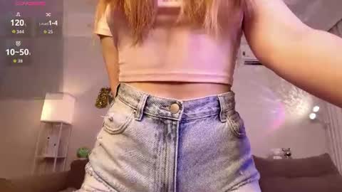 Snapshot of yummy_yuna chatting on June 20, 2026, 8:22 pm Yumi online show from June 20, 2026, 8:22 pm