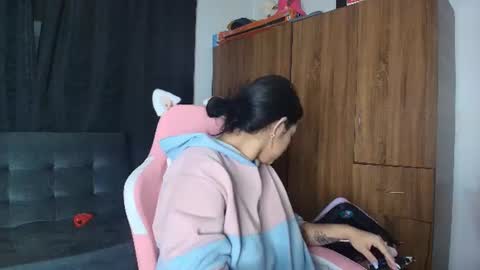 Snapshot of yungelitamor_ chatting on July 5, 2026, 4:52 am ELITA online show from July 5, 2026, 4:52 am