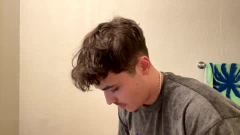 yungstudbev online show from January 1, 2025, 6:37 am