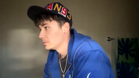 yungstudbev online show from January 19, 2025, 2:49 pm