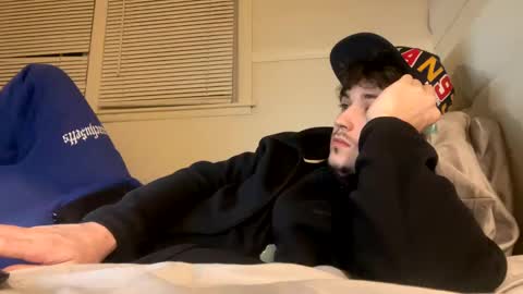 yungstudbev online show from February 1, 2025, 12:40 am