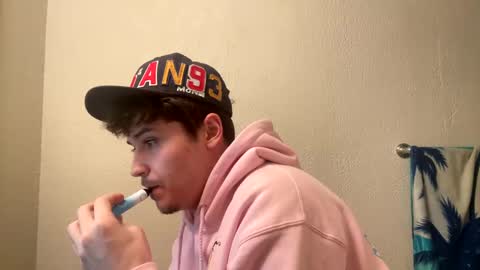 yungstudbev online show from February 4, 2025, 5:21 am