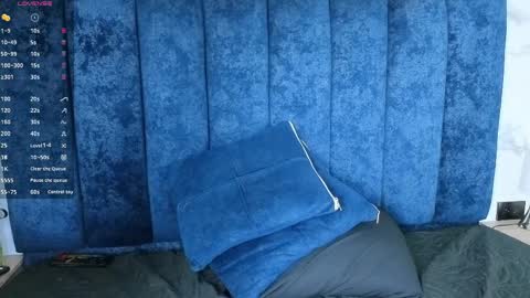 yunkeyc online show from April 1, 2026, 3:29 am