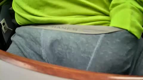 yuppers1234 online show from December 5, 2025, 3:20 pm