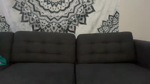 yurdreams_22 online show from June 7, 2026, 6:17 am