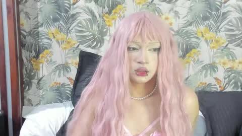 Yuri Kay online show from May 16, 2026, 8:07 pm