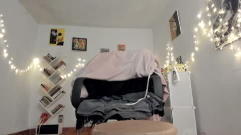 paola online show from December 10, 2024, 1:11 am