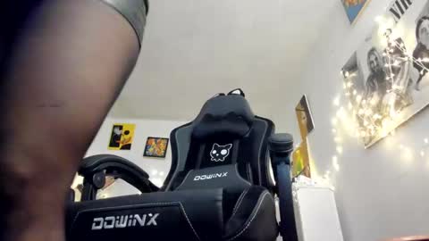 paola online show from February 21, 2025, 9:43 pm