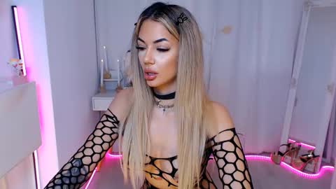 Snapshot of yuukenzi chatting on February 7, 2025, 10:08 am Maria online show from February 7, 2025, 10:08 am