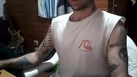 Yuumi online show from April 16, 2026, 5:08 am