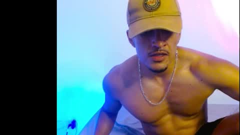 yvan_latin online show from November 1, 2025, 3:52 am