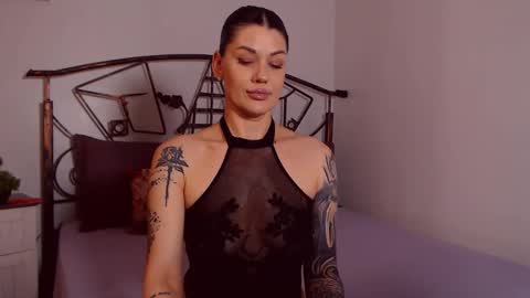 I V Y   online show from March 31, 2026, 7:47 pm