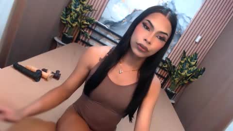 Snapshot of yvonnellvs chatting on January 19, 2026, 4:11 pm yvonnellvs online show from January 19, 2026, 4:11 pm