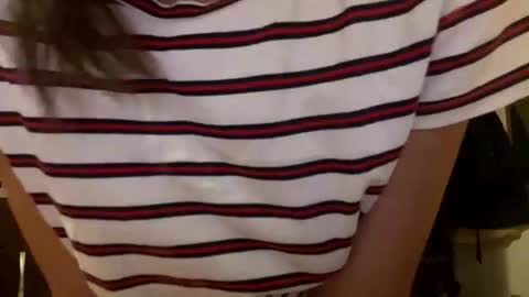 Snapshot of yzza_suave chatting on November 15, 2025, 11:43 pm yzza_suave online show from November 15, 2025, 11:43 pm