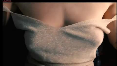 yzza_suave online show from May 6, 2026, 8:47 pm