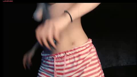 yzza_suave online show from May 7, 2026, 9:31 pm