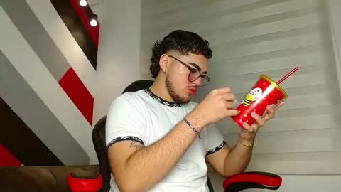 Snapshot of zac_golden chatting on February 16, 2026, 12:23 pm Zack online show from February 16, 2026, 12:23 pm